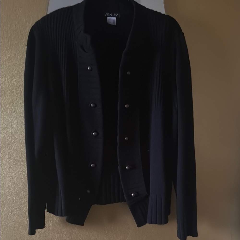 VENUS Elegant Black Knit Cardigan